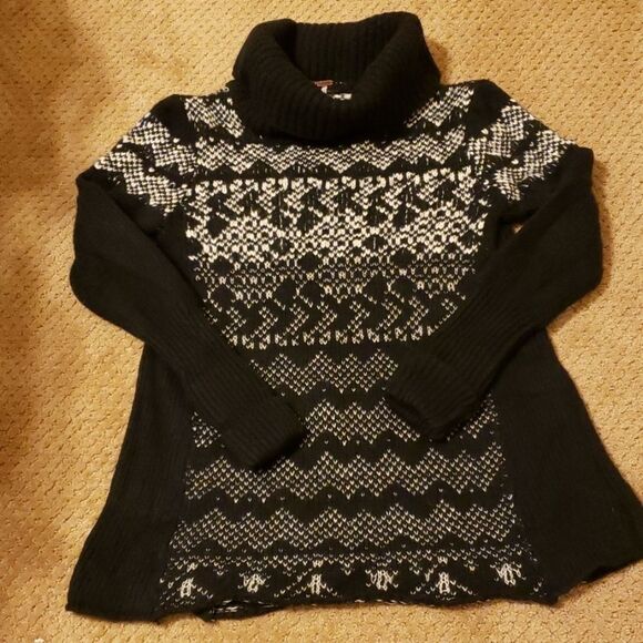 Free People Sweaters - Free people turtleneck sweater size medium.